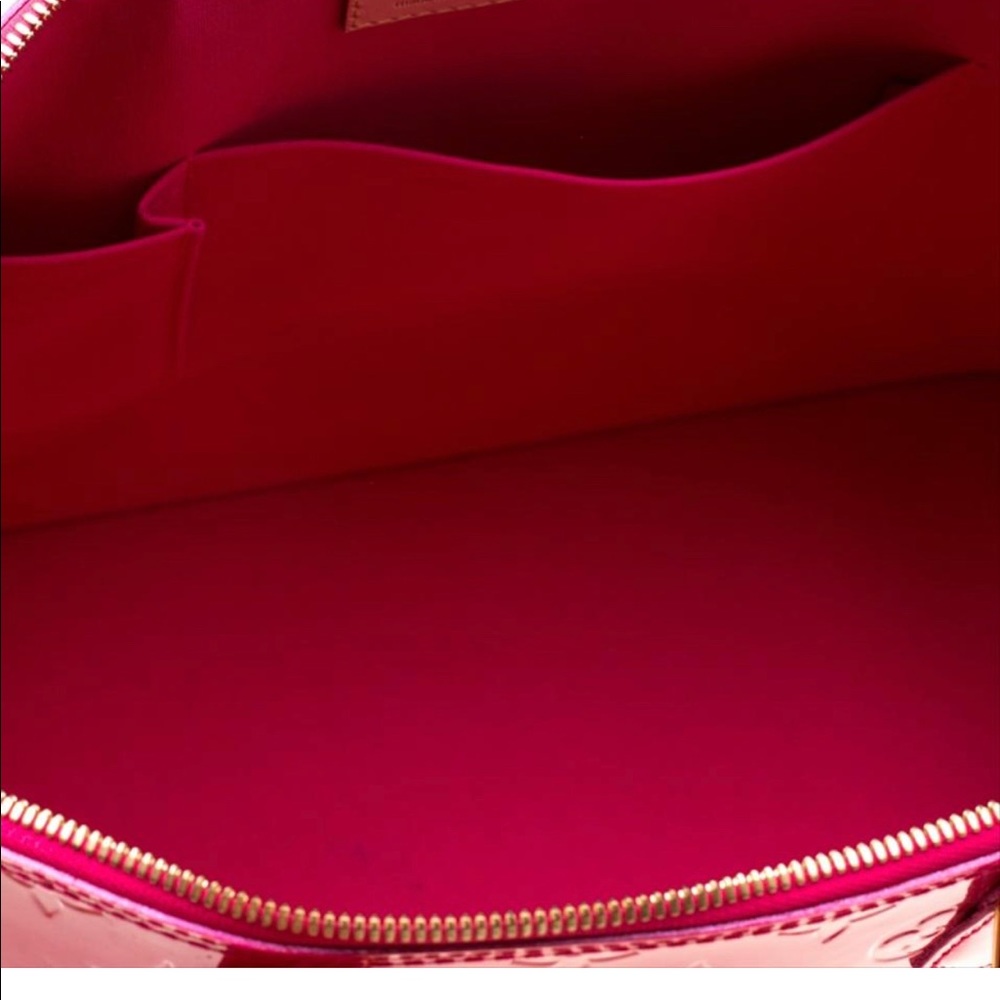 Louis Vuitton - Picture 6 of 7